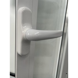 maneta ventana blanca