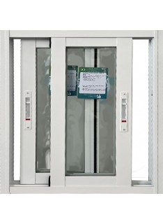 ventana de aluminio blanca
